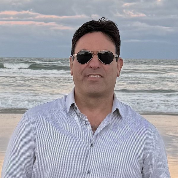 Portrait image of Entrepreneur Arnold Buckman